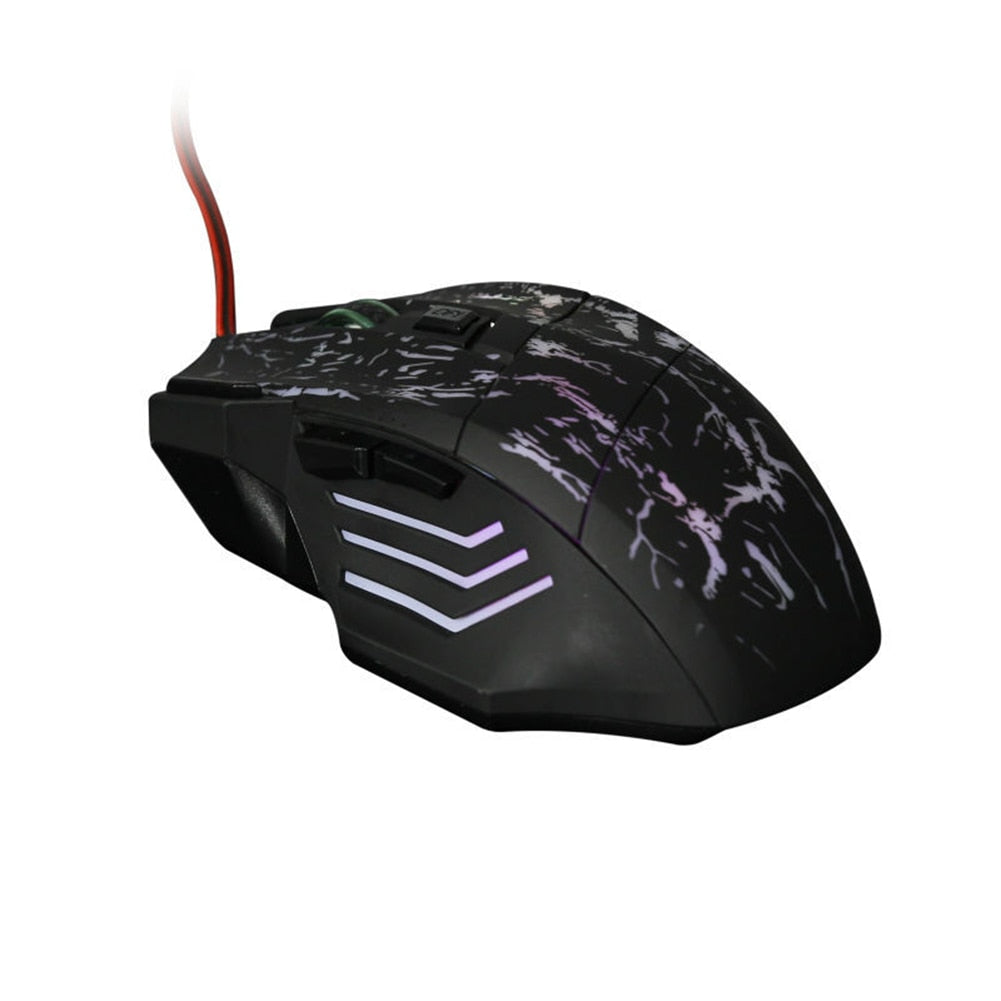 Seven-button wired gaming mouse for gaming and everyday use